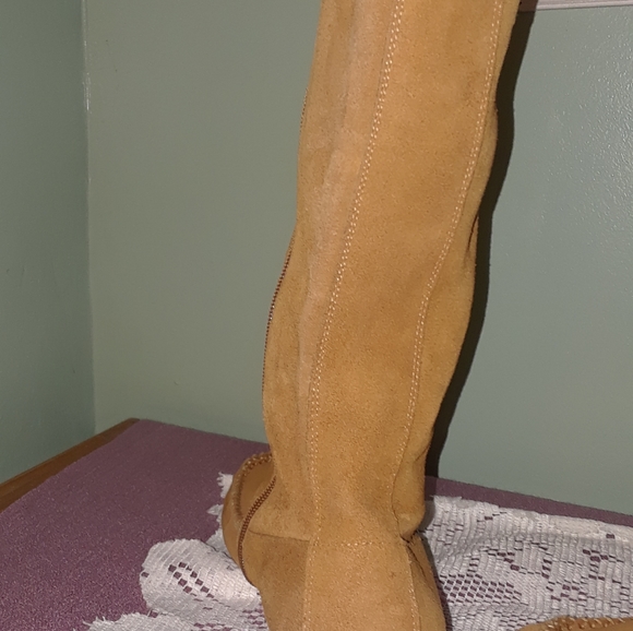 Size 8 calf moccasin suede kitten heel booties - Picture 6 of 13